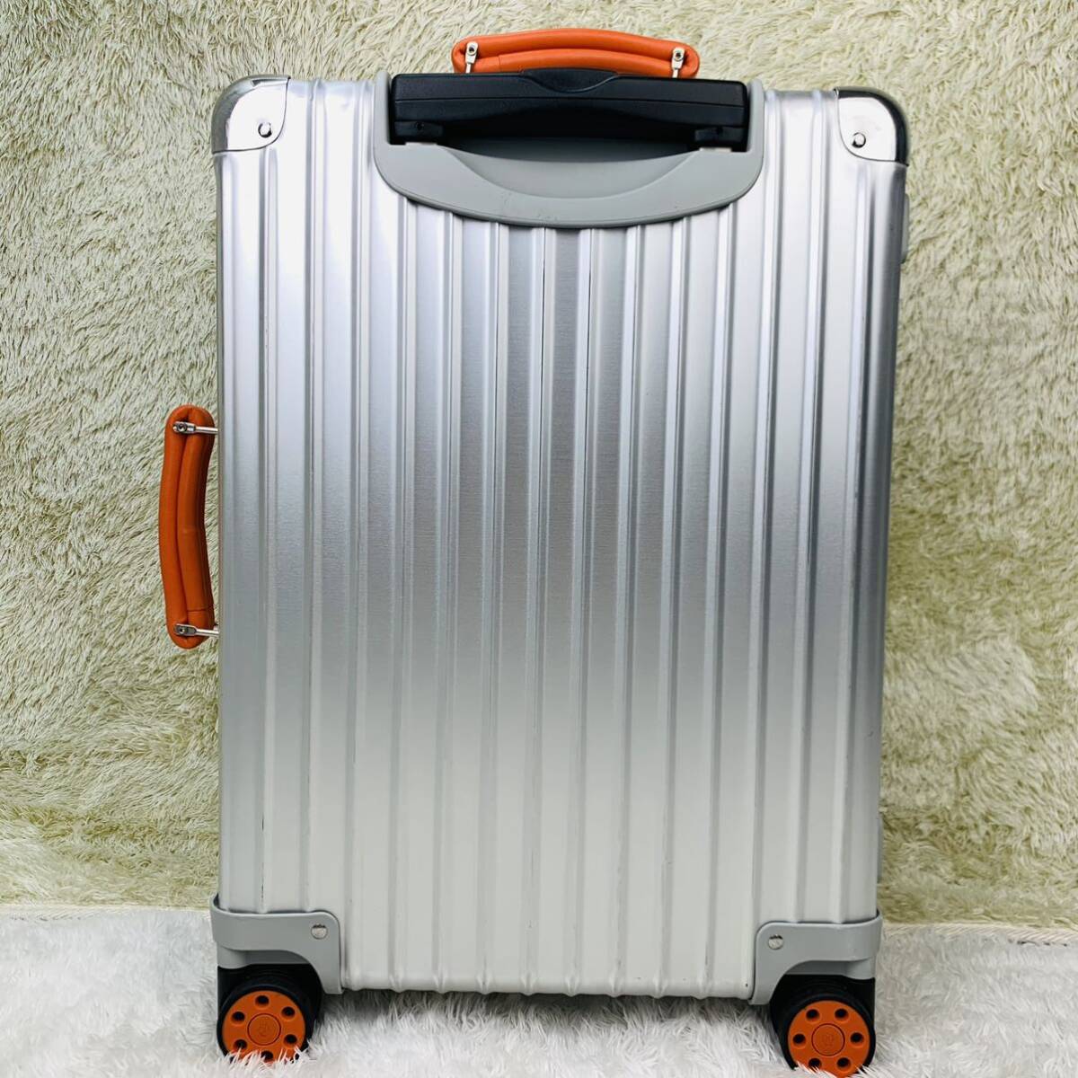極美品】RIMOWA リモワ CLASSIC クラシック CABIN キャビン 36L 極美品】RIMOWA リモワ CLASSIC クラシック CABIN キャビン 36L