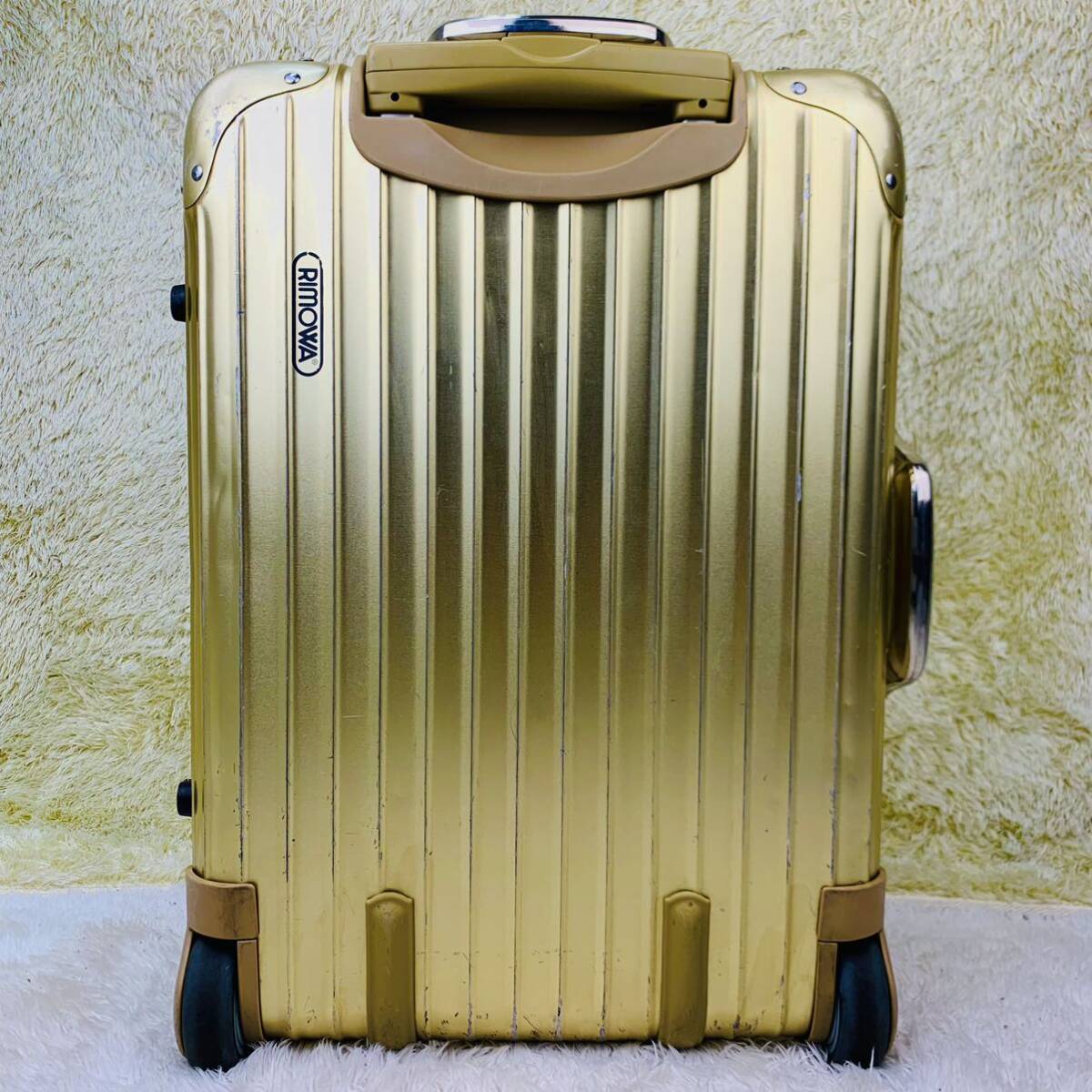 超希少【美品】90's RIMOWA リモワ TOPAS トパーズ GOLD ゴールド 35L 機内持ち込み 2輪 アルミ スーツ ケース キャリー バッグ ドイツ製の画像4