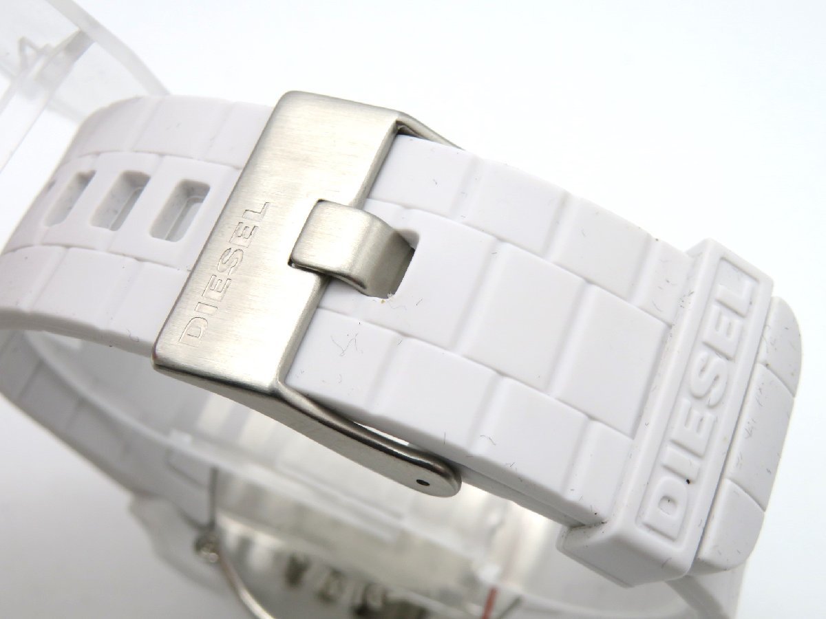 1円◆稼働◆ ディーゼル DZ-1436 ホワイト クオーツ メンズ 腕時計 K28602_画像4