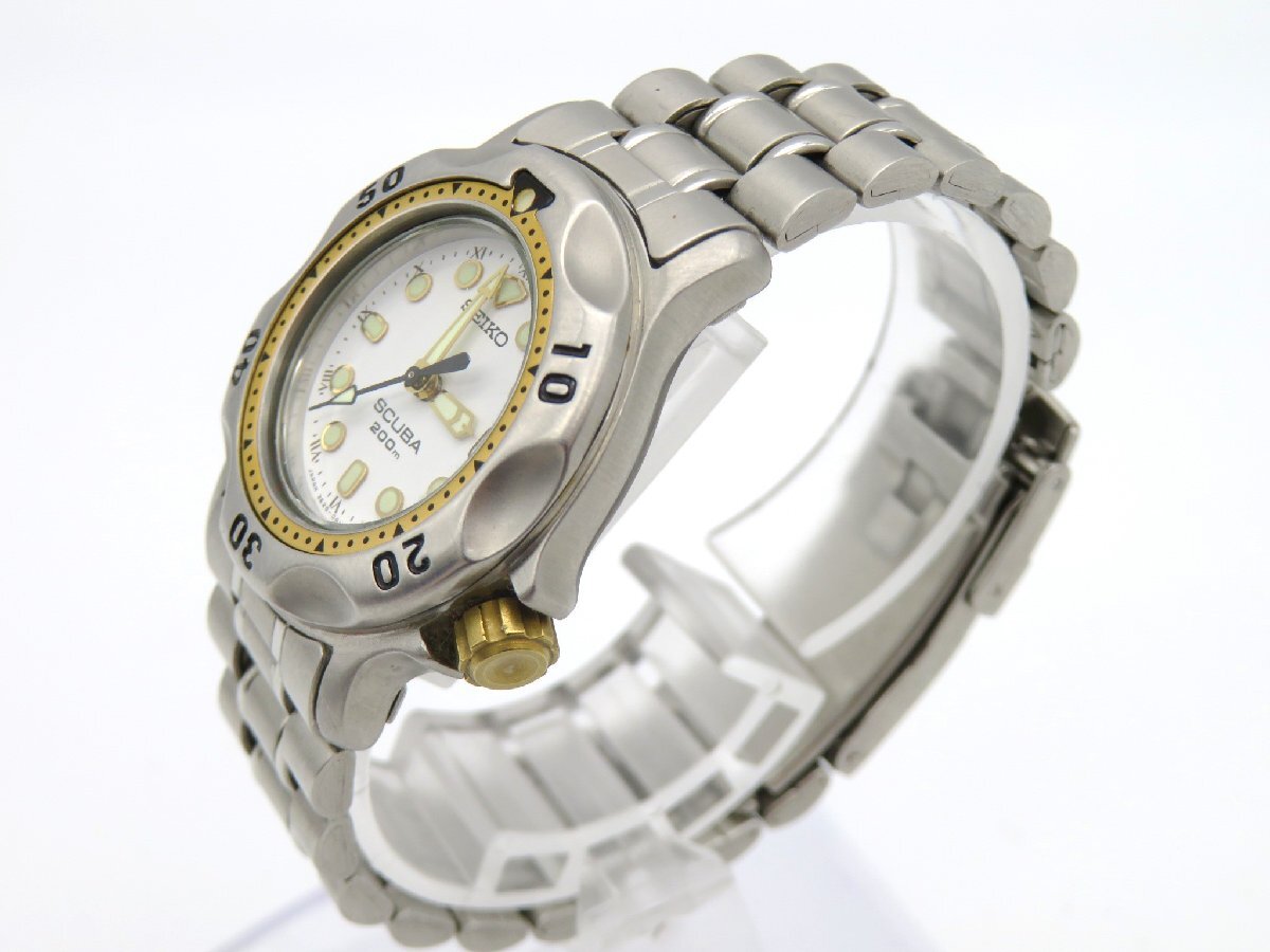 1円◆稼働◆ セイコー 3E25-0A10 スキューバ ホワイト クオーツ ユニセックス 腕時計 K67101_画像2