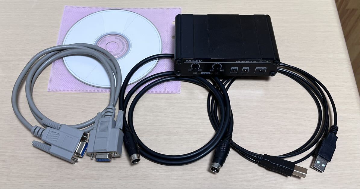 YAESU USB INTERFACE UNIT SCU-17 ケーブル・取扱説明書のCD付きの画像1