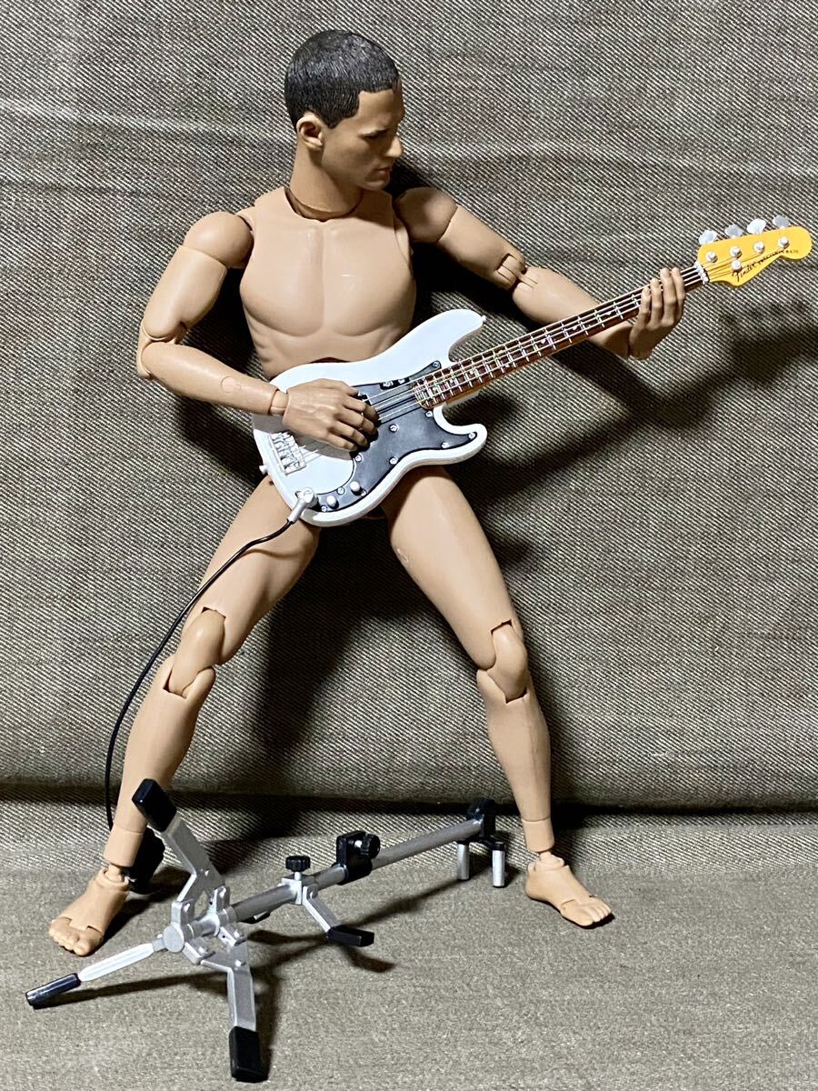 1/6スケール FENDER(フェンダー)ぽい/Mustang Bass ムスタングベース風エレキベース 専用スタンド&ポータブルアンプ付入荷困難 レアの画像2