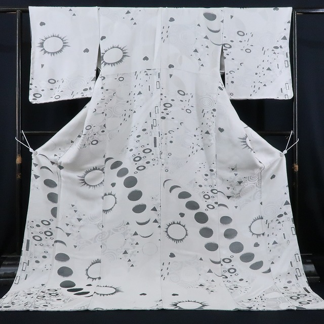 tomihisa 美品 銀通し 太陽や月の満ち欠け 着物“創作のこころ tomihisa 美品 銀通し 太陽や月の満ち欠け 着物“創作のこころ