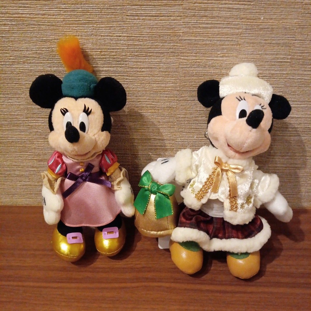 ディズニー ミニーマウス ぬいぐるみバッジ 2点セット 2022年 ディズニー ミニーマウス ぬいぐるみバッジ 2点セット 2022年