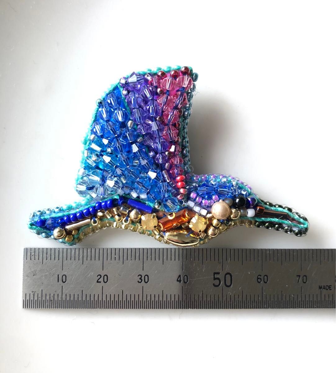羽ばたく カワセミ ブローチ ビーズ刺繍 野鳥 青い鳥