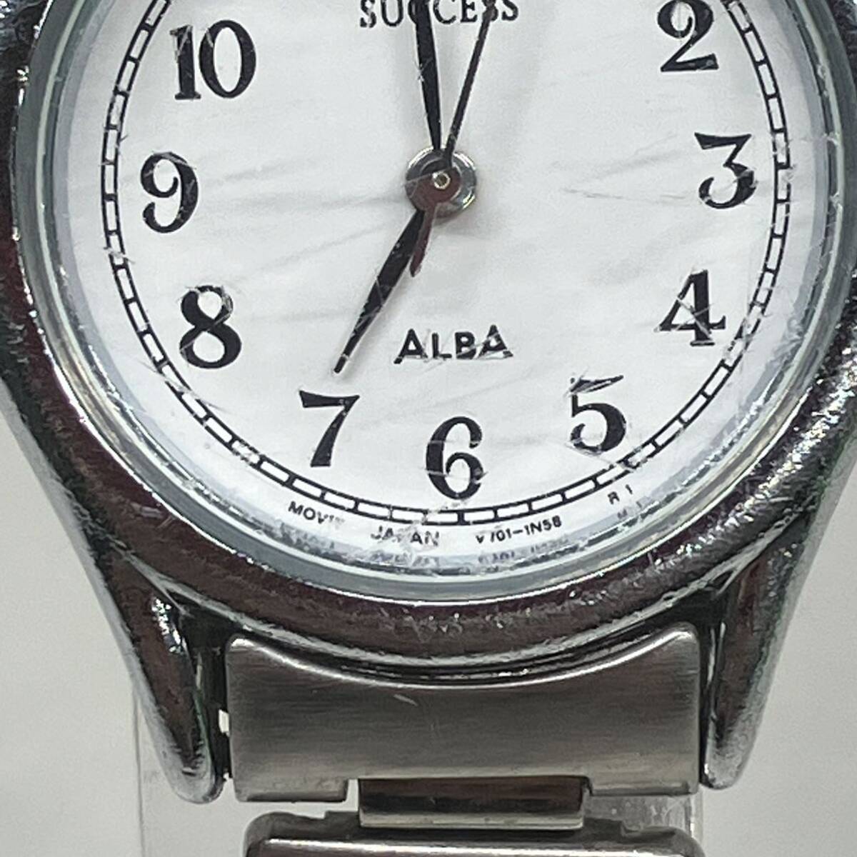 1円〜 SEIKO ALBA SUCCESS 腕時計 2D8066 クオーツ QUARTZ腕時計 動作未確認 セイコー アルバ サクセス 白文字盤 伸縮性ベルト _画像4
