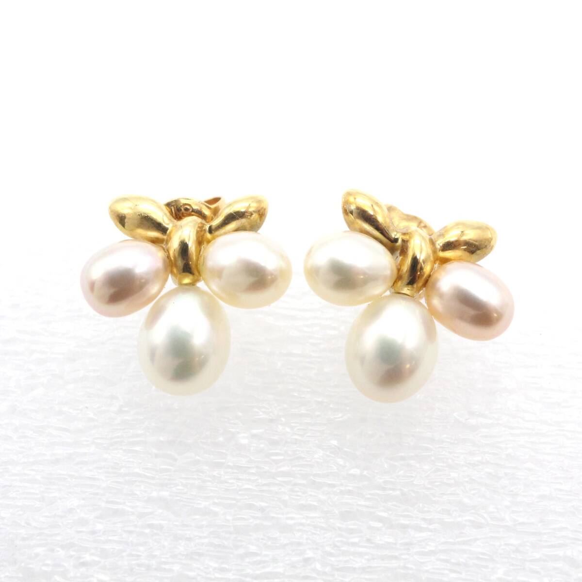 美品 【MIKIMOTO ミキモト】 3パール 真珠 K18YG ピアス アクセサリー イエローゴールド 金 レディース 両耳 希少_画像1