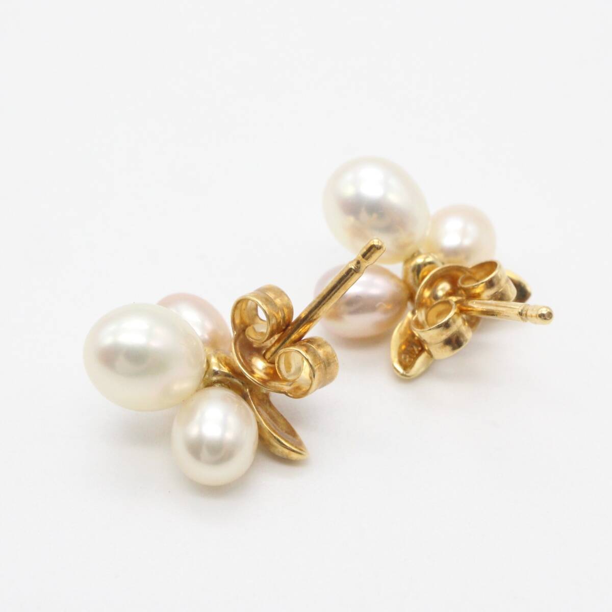 美品 【MIKIMOTO ミキモト】 3パール 真珠 K18YG ピアス アクセサリー イエローゴールド 金 レディース 両耳 希少_画像3