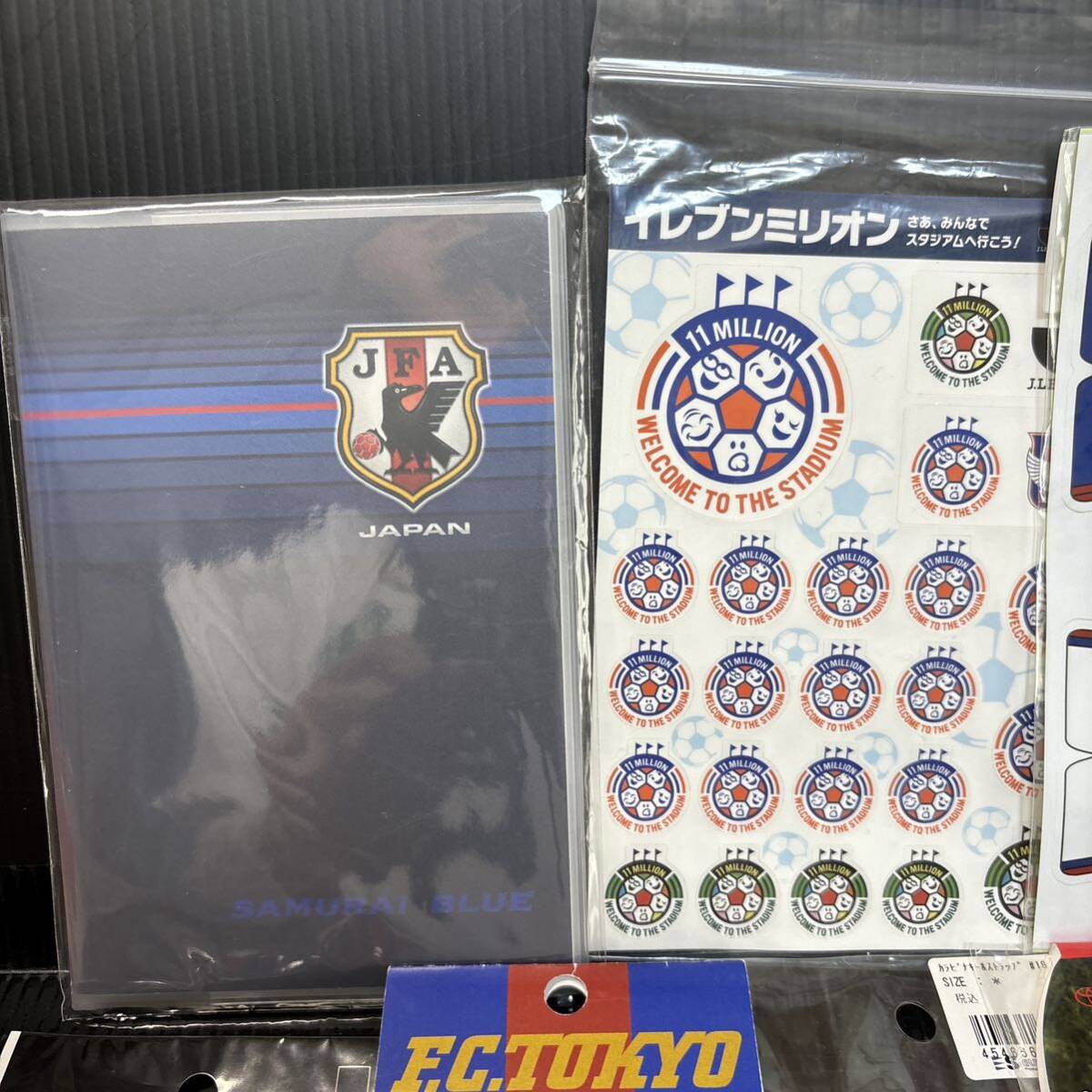 ★新品★F.C.TOKYO キーホルダー　アクセサリー　グッズ　セット　サッカー_画像4