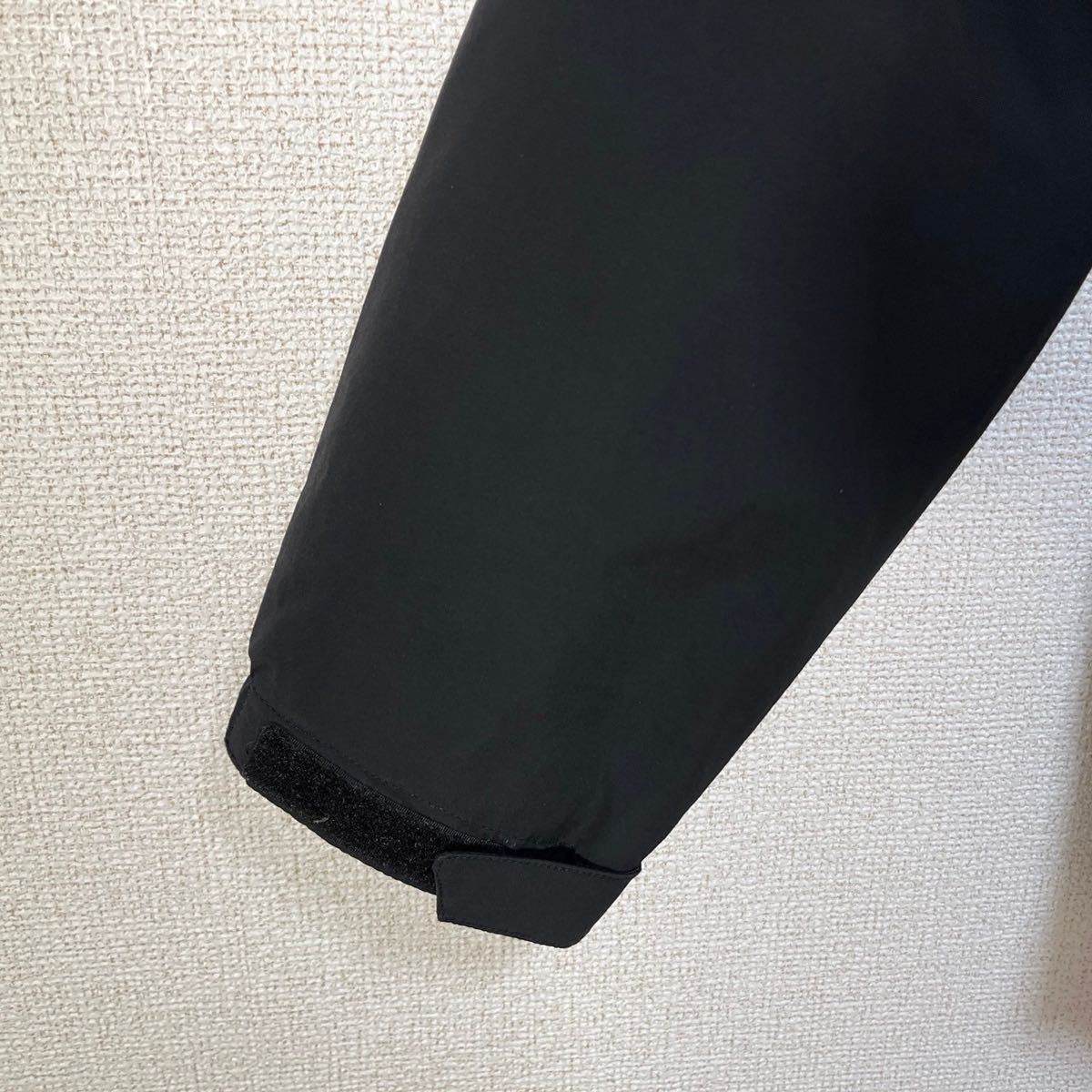 ノースフェイス マウンテンパーカー ブラック 黒　アウター　ナイロンパーカー　刺繍ワンポイントロゴ メンズLサイズ 1R