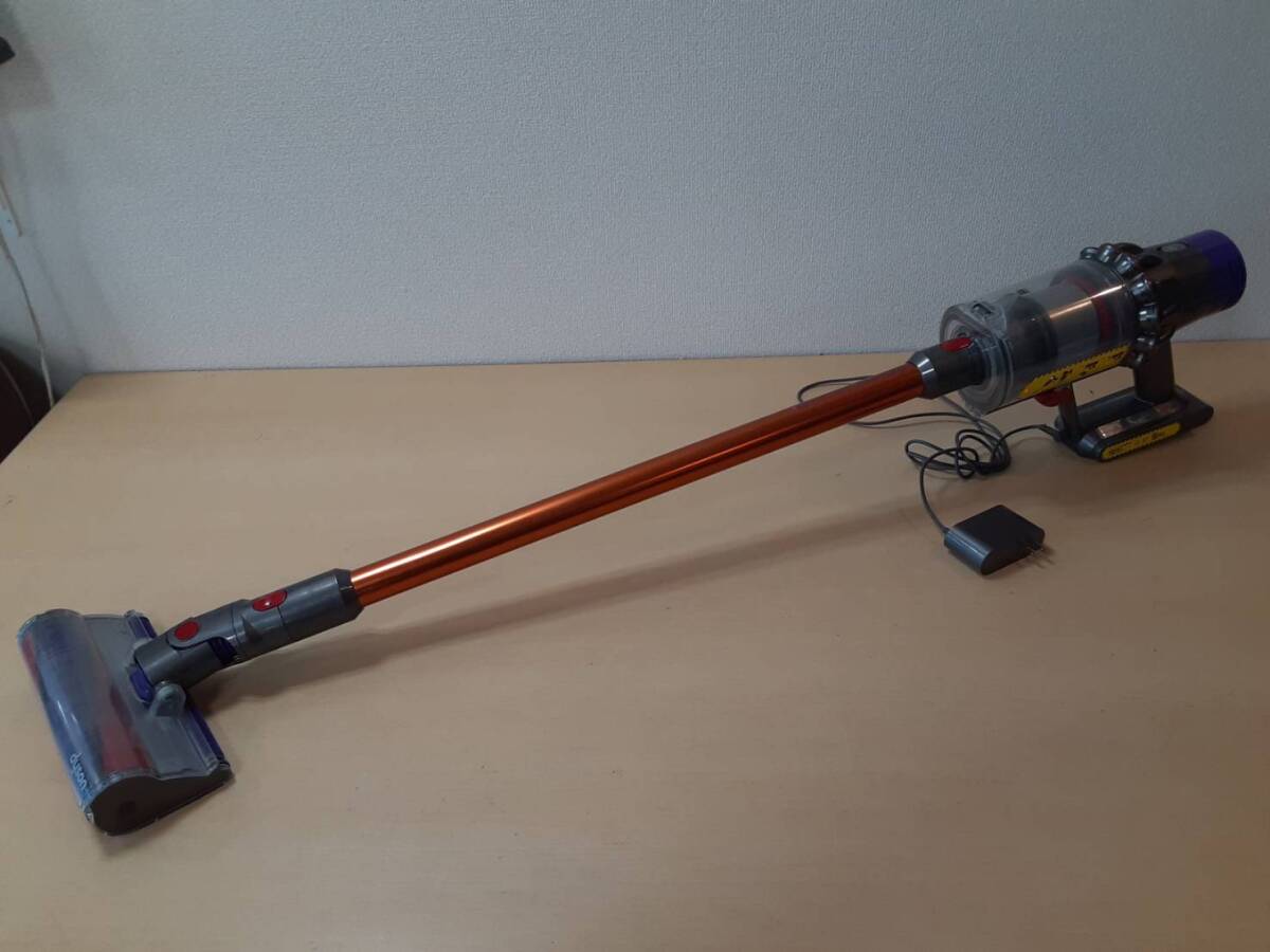 【か4】SV12 dyson ダイソン 掃除機 動作品 コードレスクリーナー _画像2