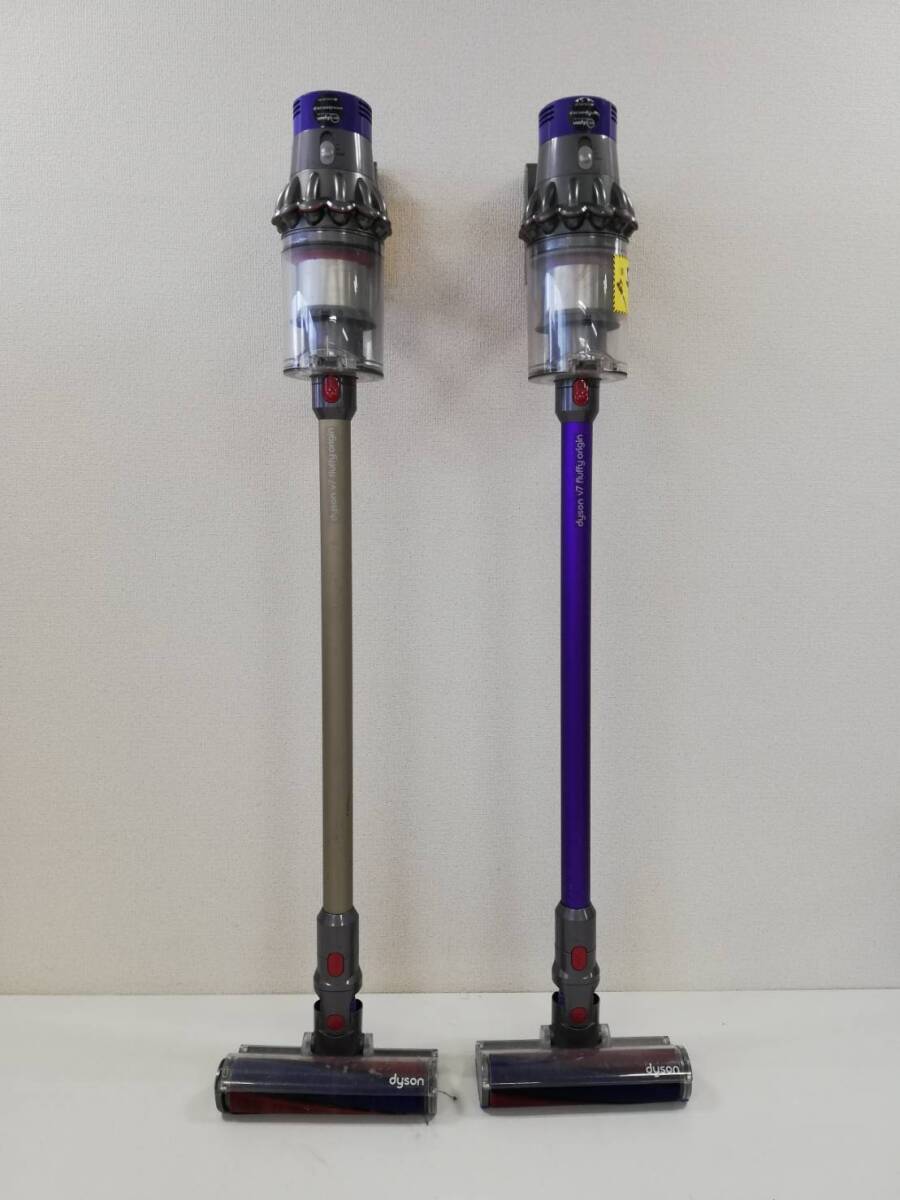 【え59】ジャンク SV12 SV12 2台 dyson ダイソン 掃除機 コードレスクリーナー まとめ売り_画像2