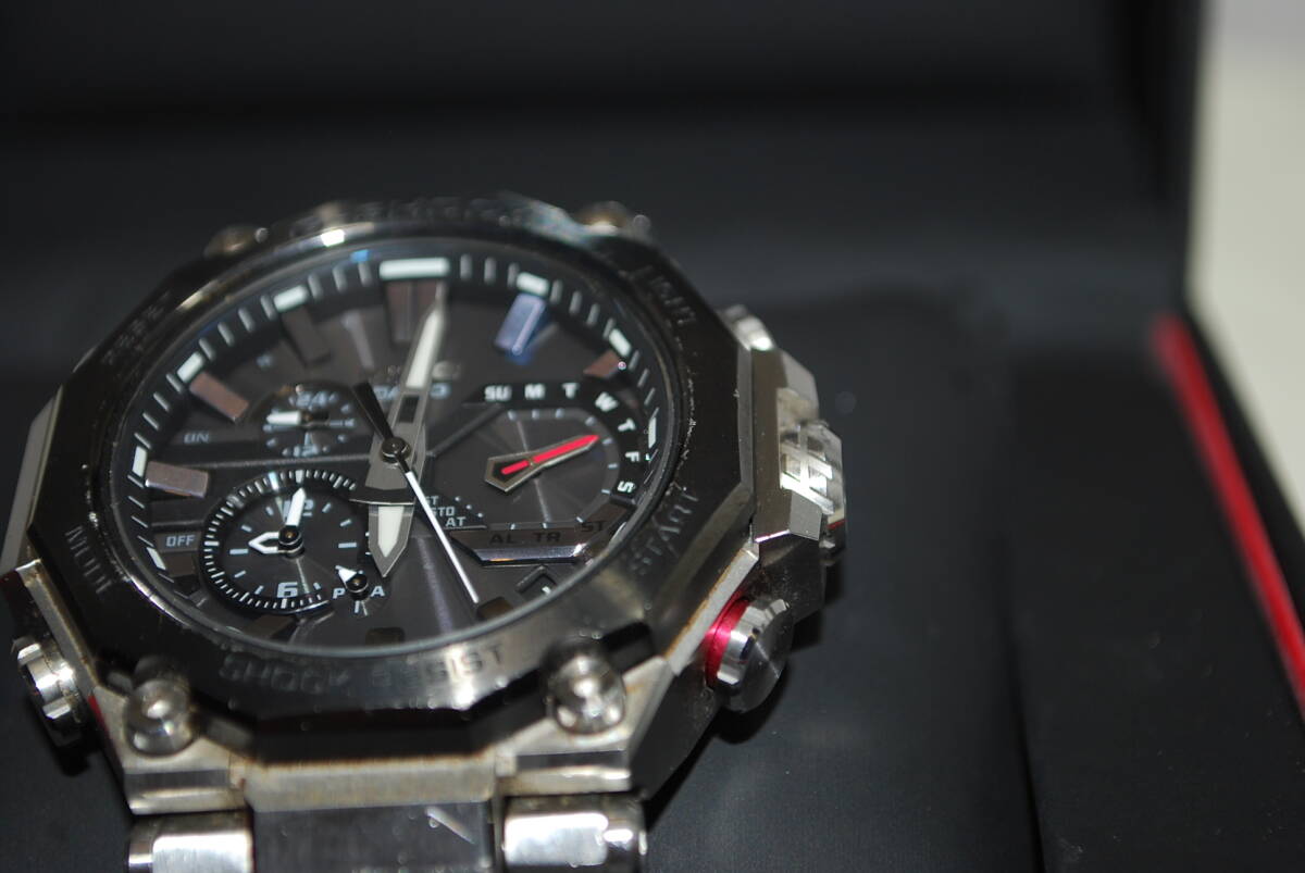 中古品 CASIO G-SHOCK　電波ソーラー MT-G MTG-B2000 カシオ Gショック キズ有_画像3