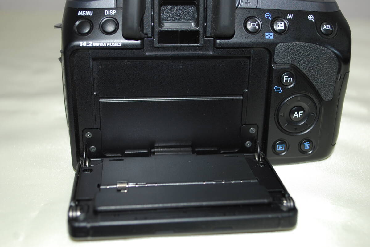 中古品 SONY デジタル一眼レフカメラ α550 2009年発売 ソニー カメラ DSLR-A550 レンズ TAMRON AF ASPHERICAL 18-200ｍｍ 1：3.5-63_画像9