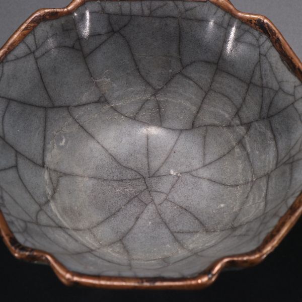 【瓏】陶磁器 哥窯 包銅碗 宋代 染付 置物擺件 古賞物 中国古美術 蔵出_画像8