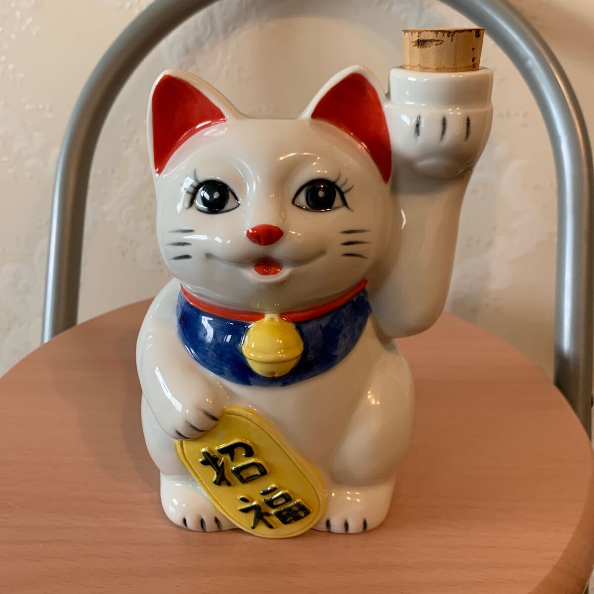 招き猫 越後鶴亀酒造のラッキーキャッツ陶器ボトル縁起物 置物 まねきねこ _画像1