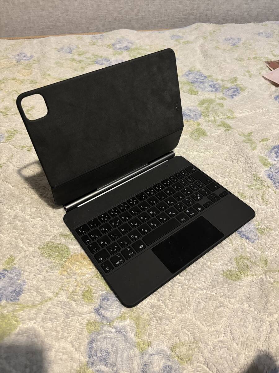 64GB iPad Air(第五世代) wifi A2588 スターライト 。アップルペンシル（ライトニング） A1603。 本iPad用マジックキーボード。の画像8