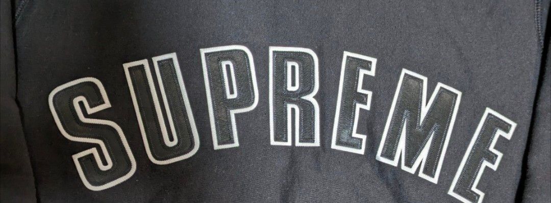 シュプリーム Supreme スウェット 黒 Mサイズ アーチ刺繍ロゴ シュプリーム Supreme スウェット 黒 Mサイズ アーチ刺繍ロゴ