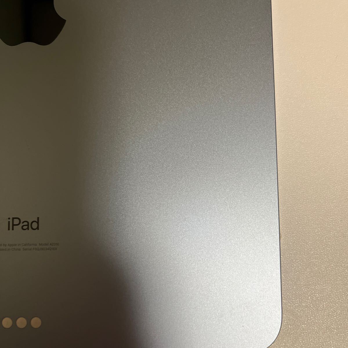 使用傷アリ iPad Air 10.9インチ Wi-Fi 256GB スカイブルー 2020年モデル おまけ付きの画像5