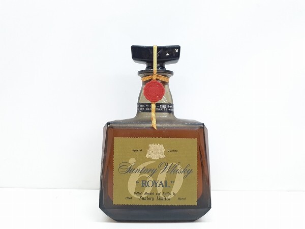 W153-N36-1434 未開栓 SUNTORY WHISKY ROYAL サントリー ウイスキー ローヤル 720ml 43％ 現状品③_画像1