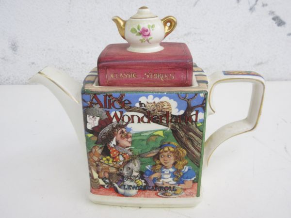 W132-J10-3957 James Sadler classic Stories 不思議の国のアリス ティーポット 茶器 LEWIS CARROLL H約16cm 現状品①_画像1