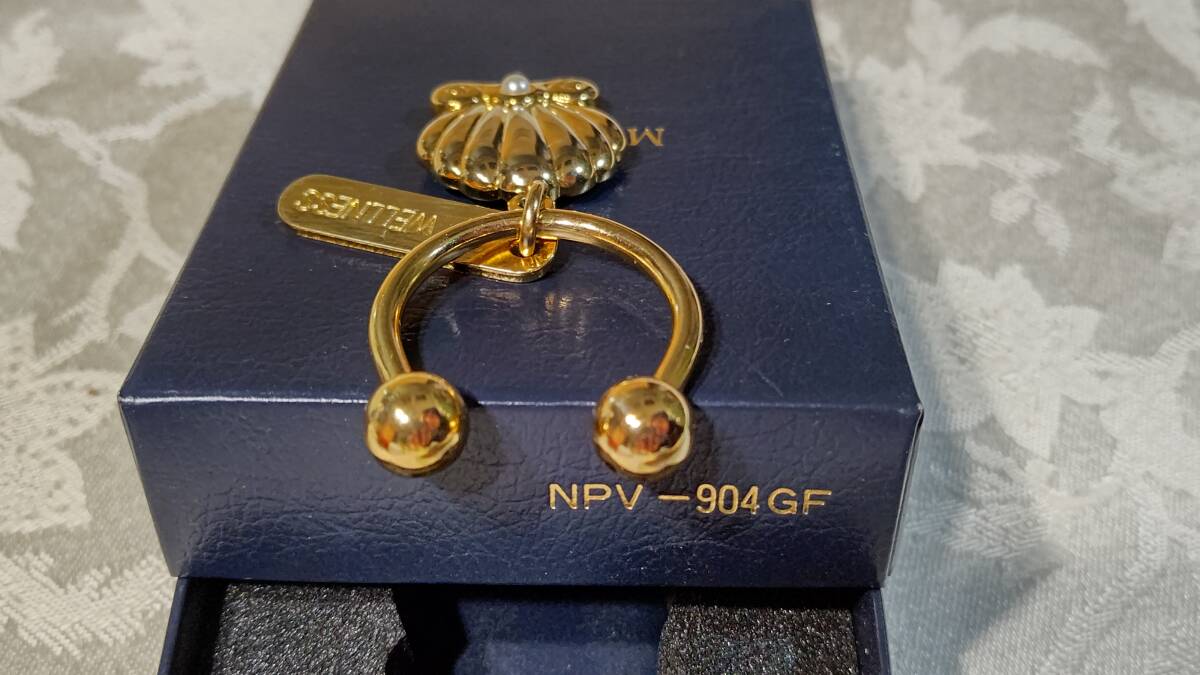 ミキモト　NPV-904GF　キーホルダー　ゴールドカラー　貝殻（コキーユ）にパール　箱入り 　ノベルティ品