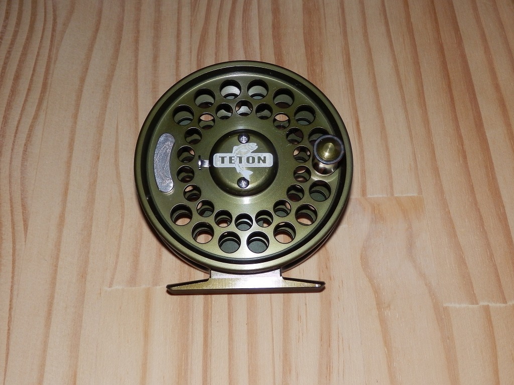 中古　未使用　TETON TROUTSTER FLY REEL トラウトマーク　ケース付属