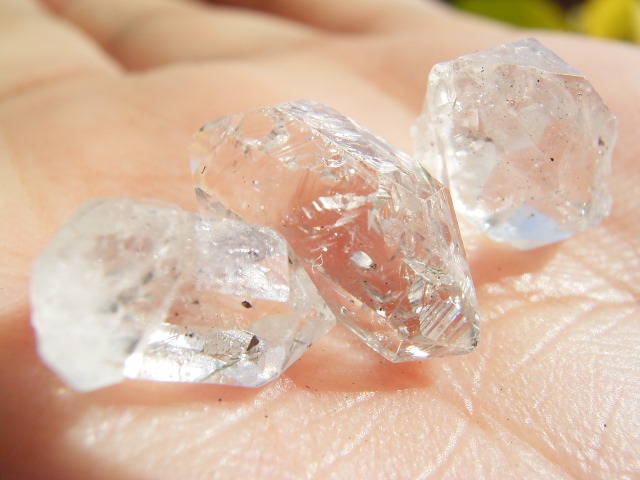 7112 ハーキマーダイヤモンド きれい小粒のお楽しみクリア美美透明水晶クリアクラウド３個組_画像3