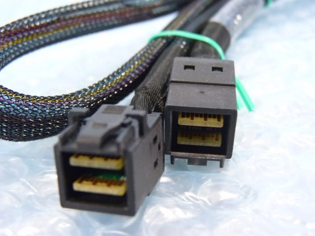 1PQB // approximately 76cm Mini SAS cable SFF-8643 ( inside part for ) // NEC Express5800/R120g-1M taking out 