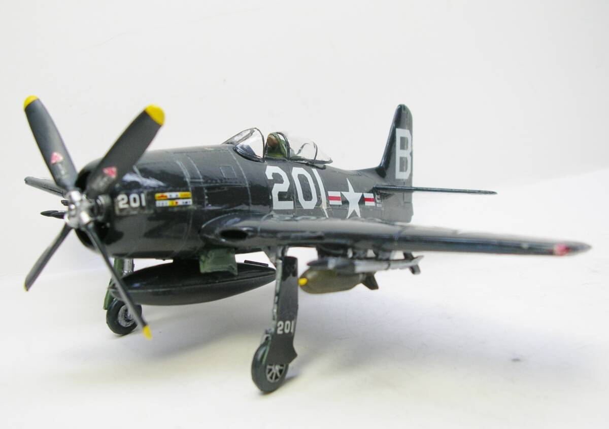 アメリカ海軍　F8F ベアキャット戦闘機 1/72　塗装済み完成品_画像6