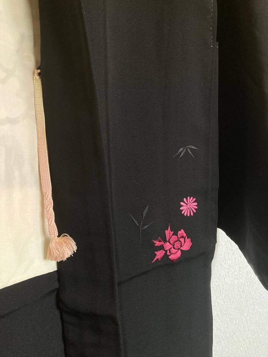 羽織　黒地羽◆刺繍・花・薔薇柄◆着物　昭和レトロ・モダン　和洋折衷コーデ　正絹◆コスプレ・リメイク・ハンドメイド材料_画像6