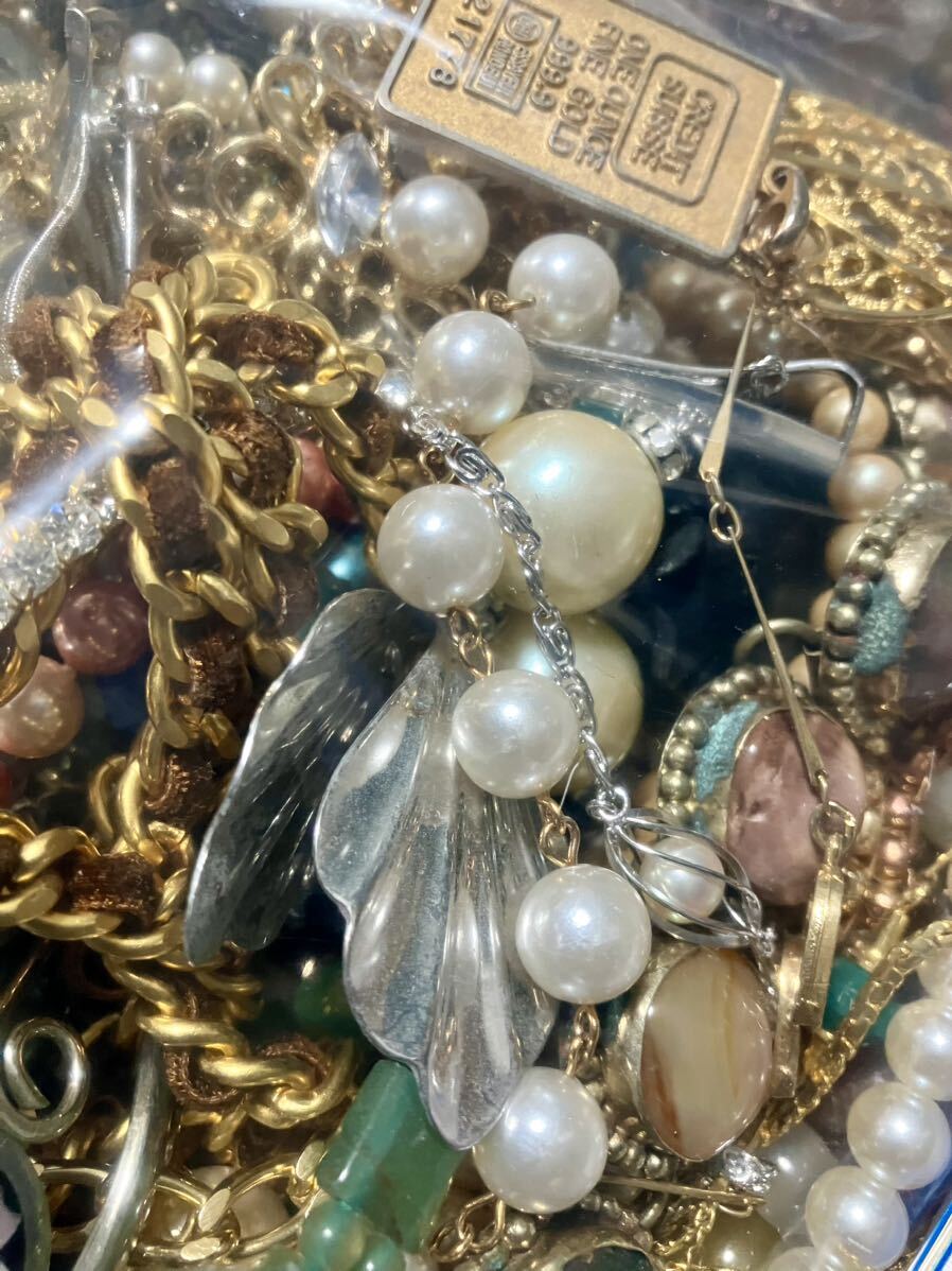 [1 jpy start ] accessory large amount summarize * approximately 10kg K18 Silver necklace brooch earrings etc. * pearl natural stone gilding etc. *027-1*