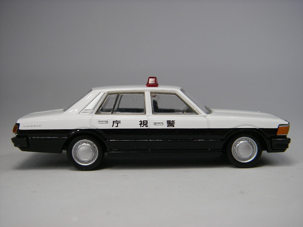 トミーテック 1/80 (白黒) 日産 セドリック パトカー ＜ルース＞ TOMYTEC ザ カーコレクション 80_画像3