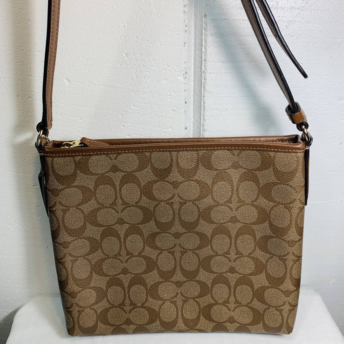 美品 COACH コーチ シグネチャー ショルダーバッグ F29210 レディース バッグ 鞄 USED品 _画像2