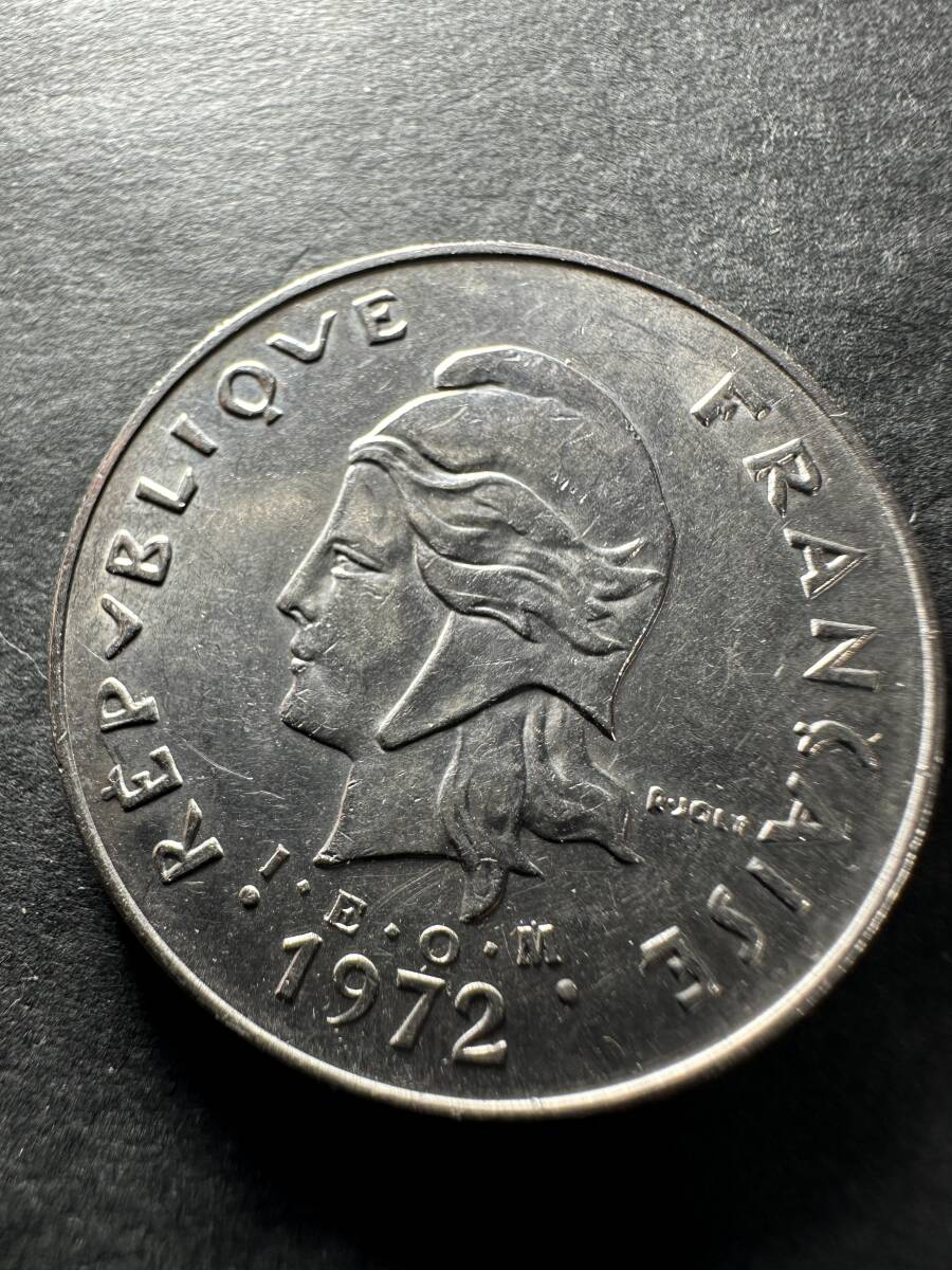 ★コレクター必見！！ フランス ニューカレドニア 50フラン硬貨 1972年 アンティークコイン 約15.0g コレクション 外貨 当時物 未洗浄 G468_画像1