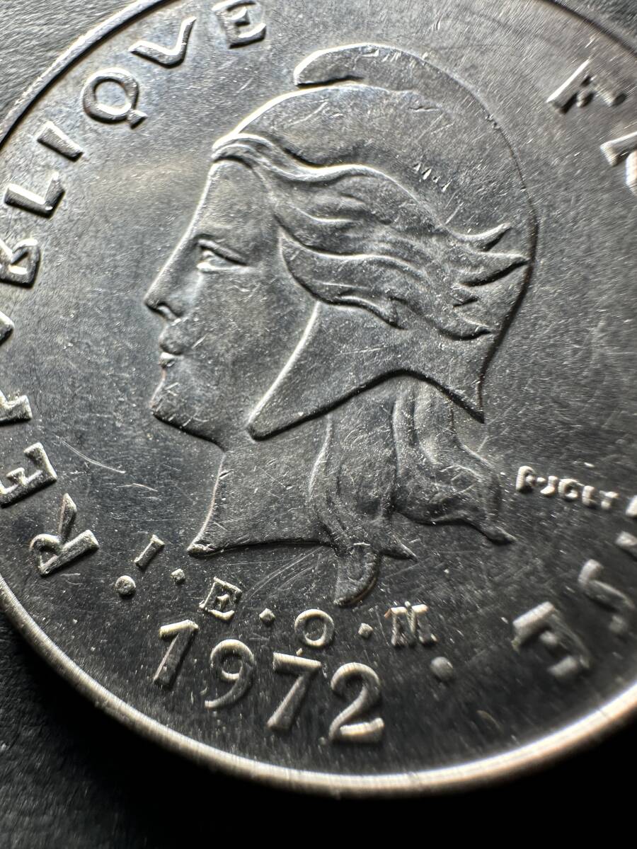 ★コレクター必見！！ フランス ニューカレドニア 50フラン硬貨 1972年 アンティークコイン 約15.0g コレクション 外貨 当時物 未洗浄 G468_画像3
