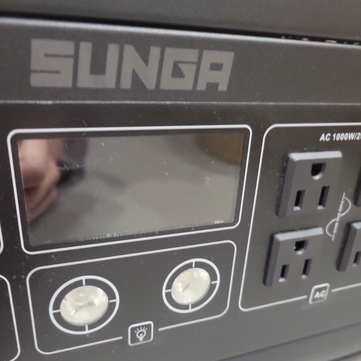 【ジャンク品】 SUNGA ポータブル電源 LK1000 正弦波 超大容量 超高出力 ポータブルバッテリー インバーター 発電機 バッテリー_画像5