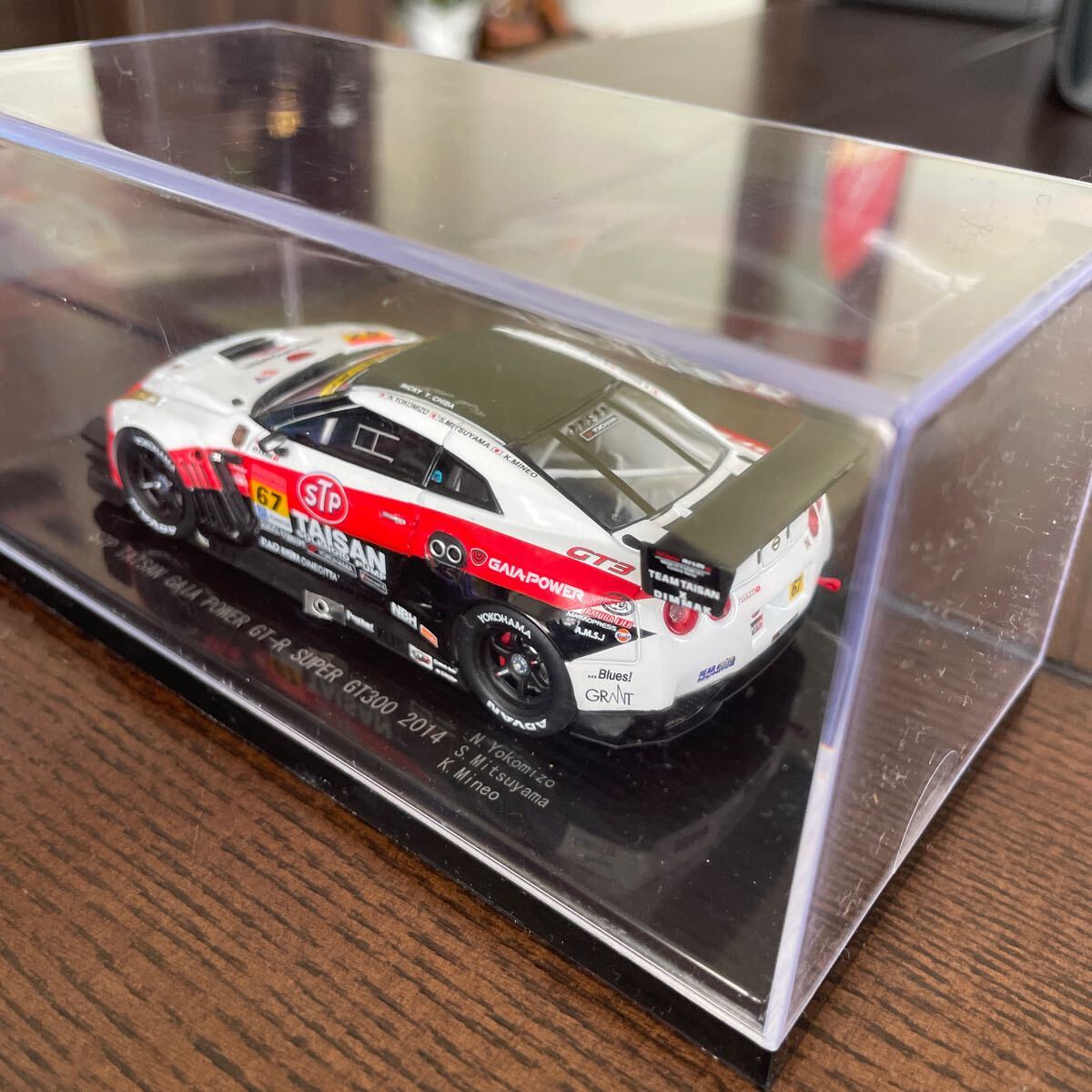 美品 エブロ EBBRO ミニカー SUPER GT 300クラス 67号車 STP TAISAN GAIA GT-R 2014 1/64_画像3