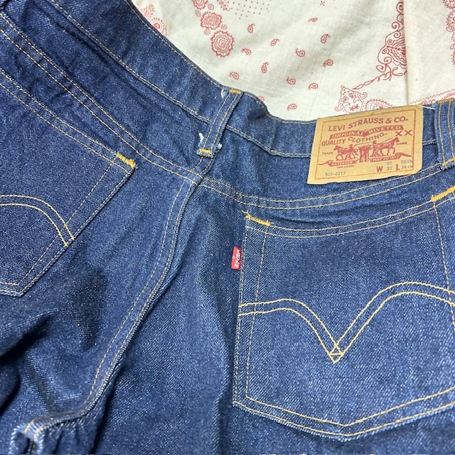 美品 80s 80年製 Levis 505 デニムパンツ 32 濃紺ミント 極東 美品 80s 80年製 Levis 505 デニムパンツ 32 濃紺ミント 極東