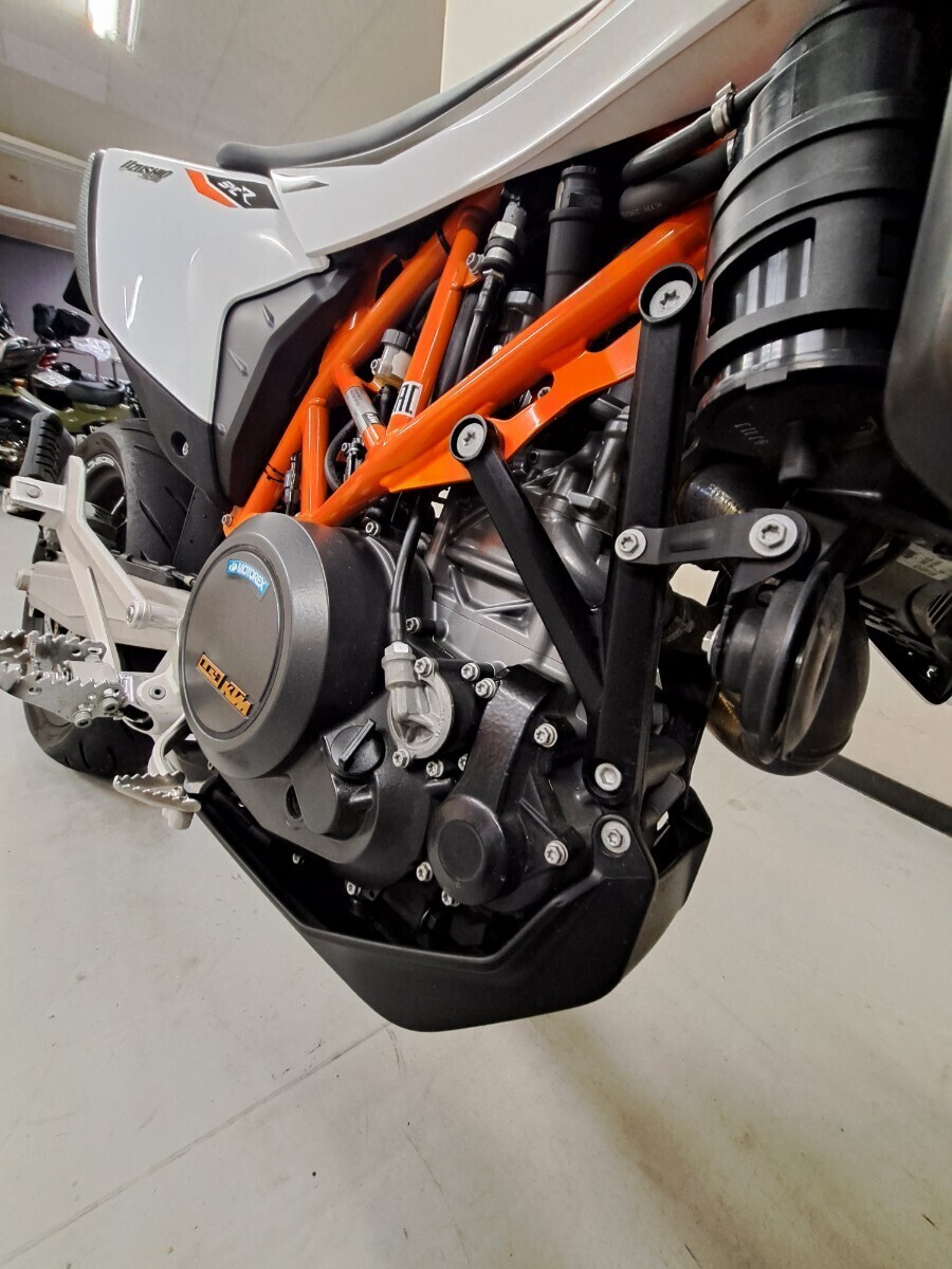 KTM 690 SMCR ワンオーナー 車検令和7年4月 すぐ乗れます の画像9