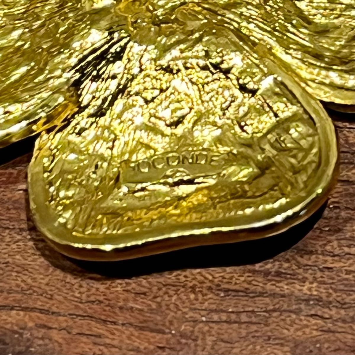 JOCONDE ジョコンダ ラインストーン クローバーモチーフ ブローチ ゴールド系 美品