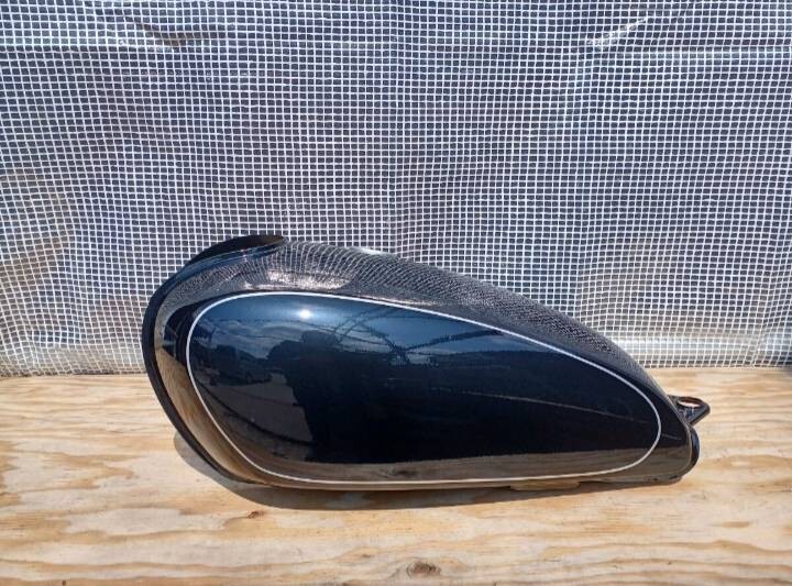 Hakuchin sr400 タンク ペイント後未使用美品 タンク Yahoo!オークション - SR400 純正タンク ペイント後未使用美品 2