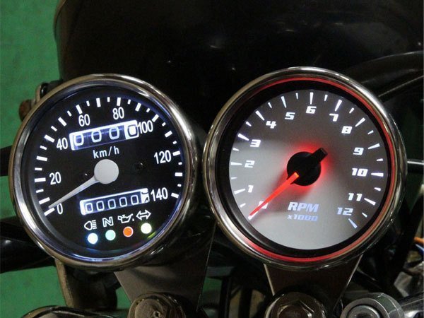 バイク用 電気式 12000RPM LED タコメーター 60mm ブラック_取付けイメージ