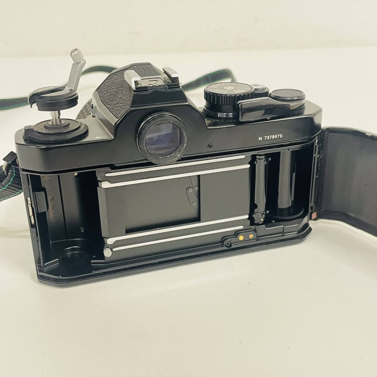 Nikon　ニコン　FM2N　ブラック　フィルムカメラ　一眼レフ　シャッター切れOK　NIKKOR 28ｍｍ　1：2　レンズ　フィルター【12273】_画像5