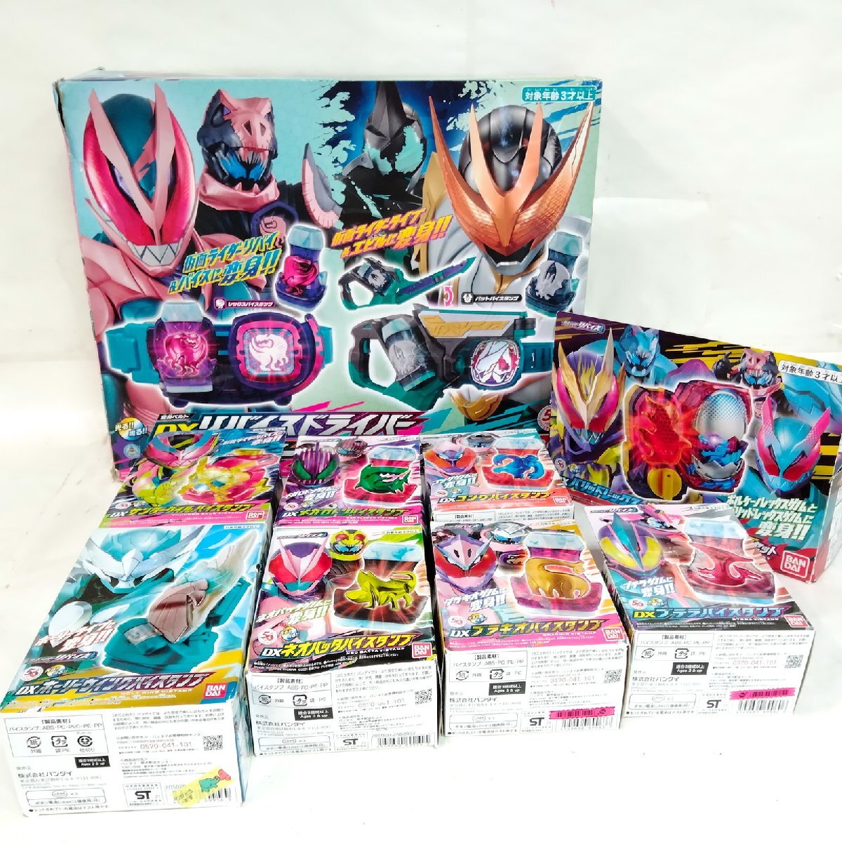 バンダイ仮面ライダーリバイス DXリバイスドライバー・バイスタンプ8個セット 2715467_画像1