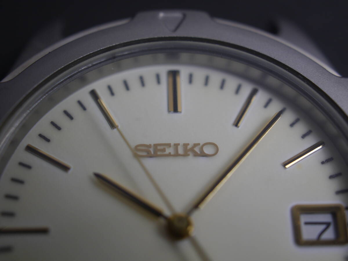 美品 セイコー SEIKO KINETIC 3針 デイト チタン 5M42-0G00 男性用 メンズ 腕時計 x238 稼働品_画像3