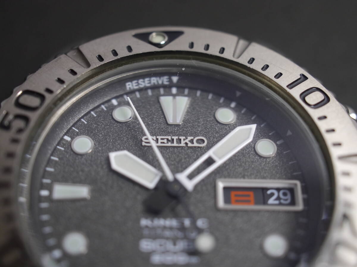 美品 セイコー SEIKO スキューバ SCUBA 200m KINETIC チタン 3針 デイデイト 5M63-0B40 男性用 メンズ 腕時計 日本製 x343 稼働品_画像3