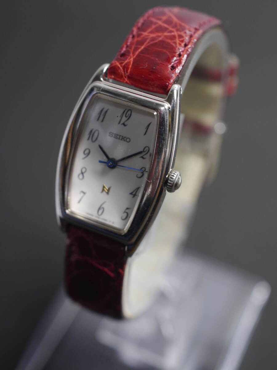 セイコー SEIKO クォーツ 3針 純正ベルト 1F21-5C10 女性用 レディース 腕時計 x336 稼働品_画像5