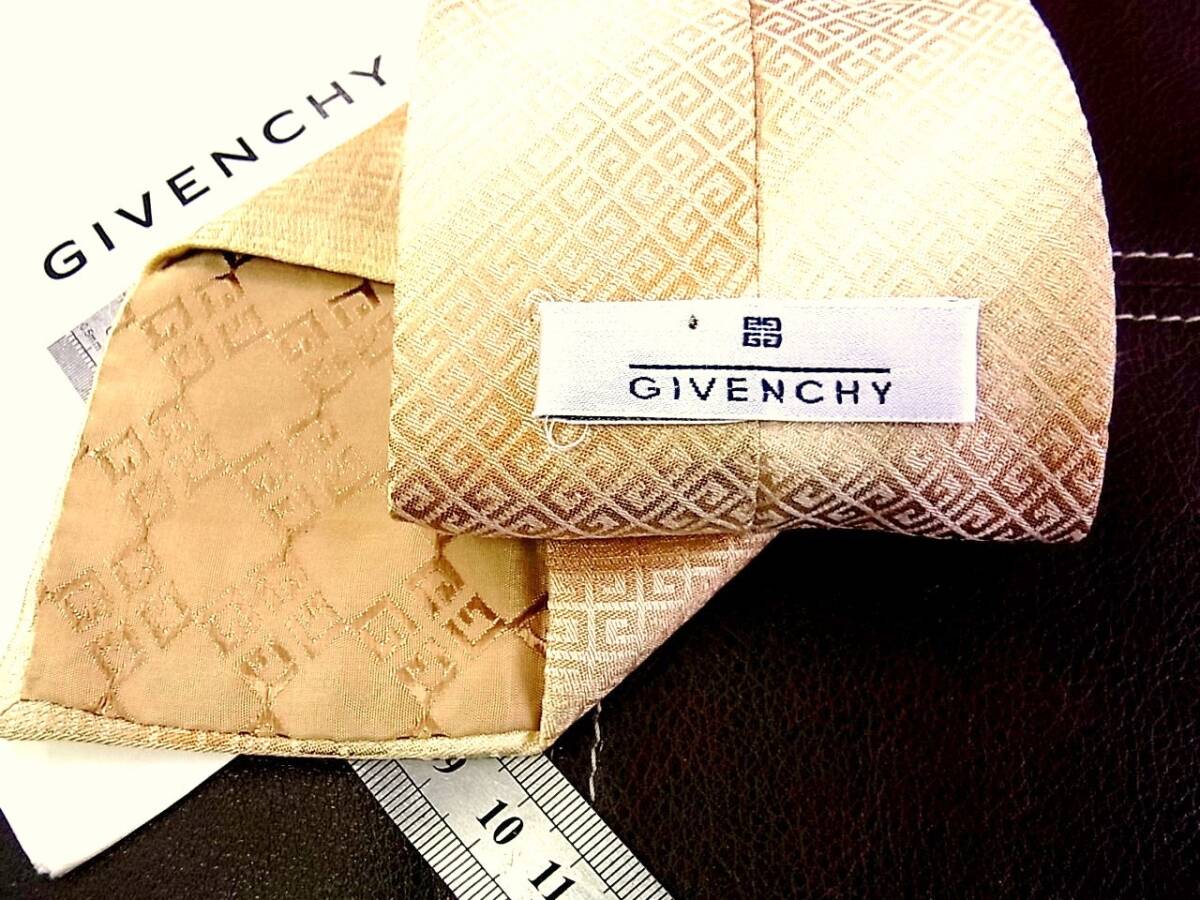 ●5-0330●在庫処分SALE●ジバンシイ「ロゴ柄」【GIVENCHY】ネクタイ_画像2