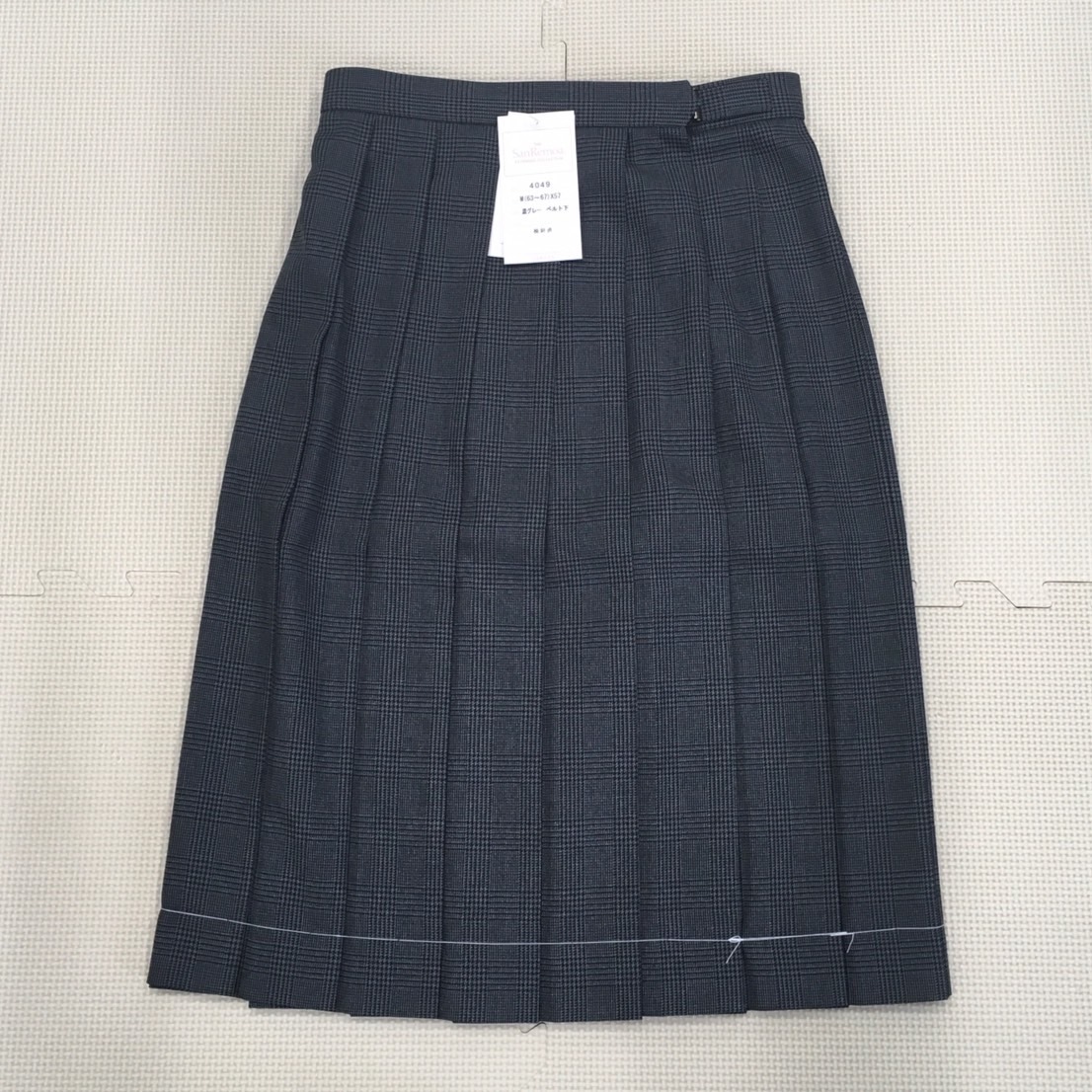 新品未使用品) 新潟県 神納中学校 女子制服4点セット ◇M◇W63 新品未使用品) 新潟県 神納中学校 女子制服4点セット ◇M◇W63